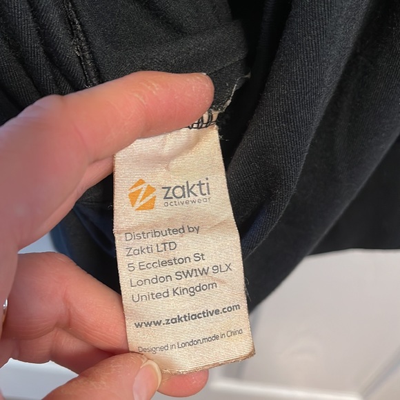 Zakti activewear black yoga long sleeve cuff top with open crisscross back 16 - Picture 9 of 9